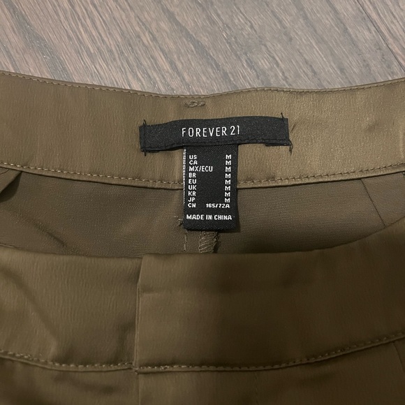 Satin High-Rise Shorts - Picture 3 of 4